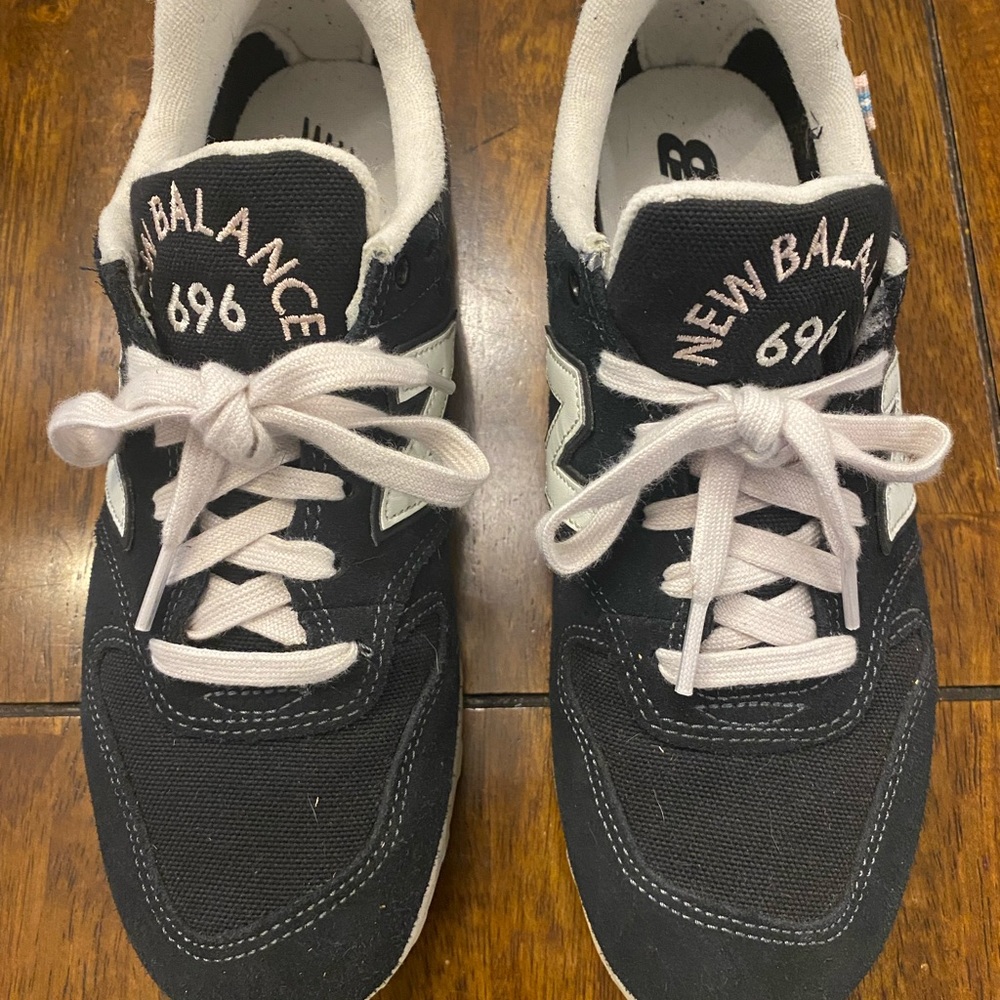 New Balance 696 black sneakers